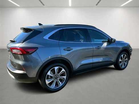 Used 2025 Ford Escape Platinum image 4