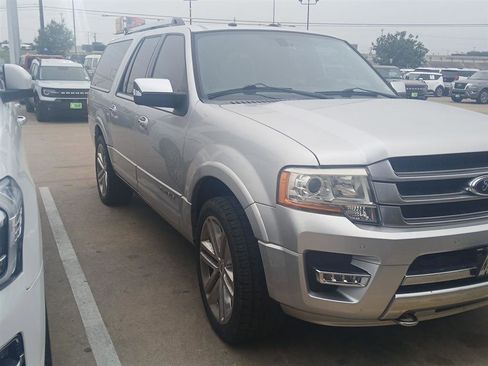Used 2017 Ford Expedition EL Platinum AWD/4WD image 3