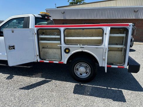 Used 2018 Ford F250 XL w/ Power Equipment Group RWD image 19