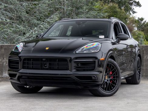 Certified 2023 Porsche Cayenne GTS AWD/4WD image 1