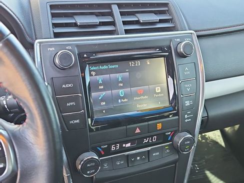 Used 2015 Toyota Camry XSE image 24