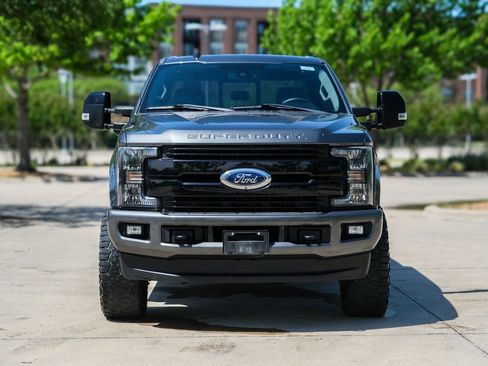 Used 2019 Ford F250 Lariat w/ Lariat Ultimate Package image 4
