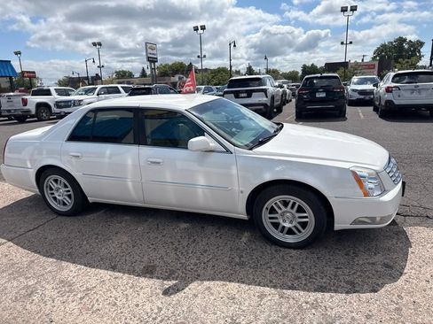 Used 2010 Cadillac DTS FWD image 8