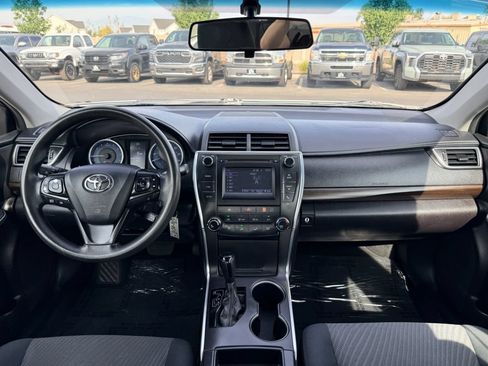 Used 2017 Toyota Camry LE FWD image 14