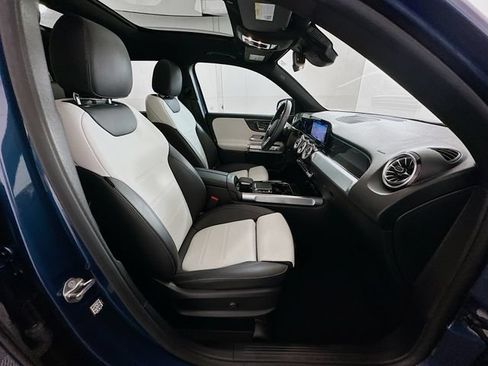 Used 2022 Mercedes-Benz GLB 250 image 29