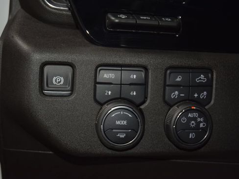 Used 2025 Chevrolet Silverado 2500 LTZ w/ Trail Boss Package AWD/4WD image 38