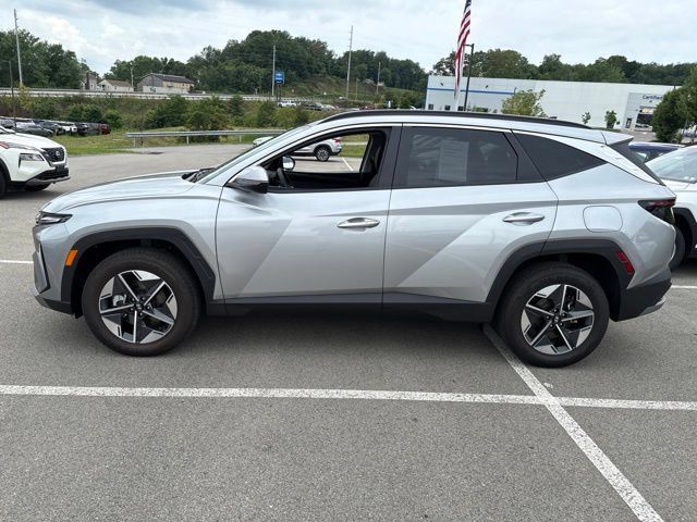 Certified 2025 Hyundai Tucson SEL AWD/4WD image 2