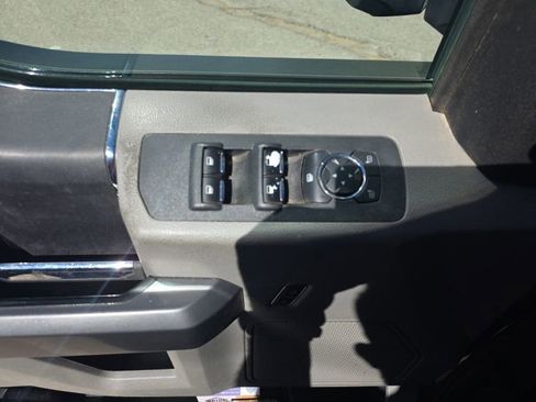 Used 2018 Ford F150 XLT image 12