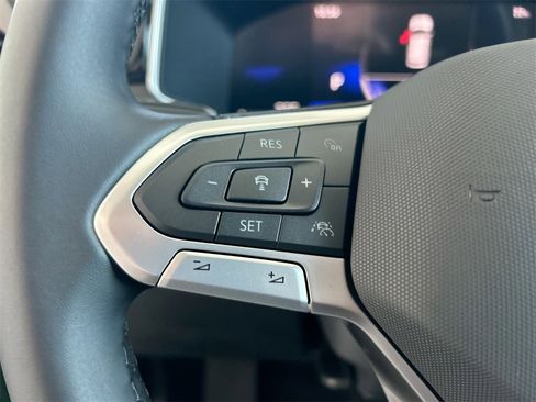 New 2026 Volkswagen Taos SE image 19