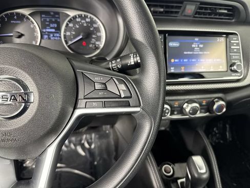 Used 2019 Nissan Kicks S FWD image 13