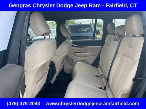 Certified 2023 Jeep Grand Cherokee Limited AWD/4WD image 36