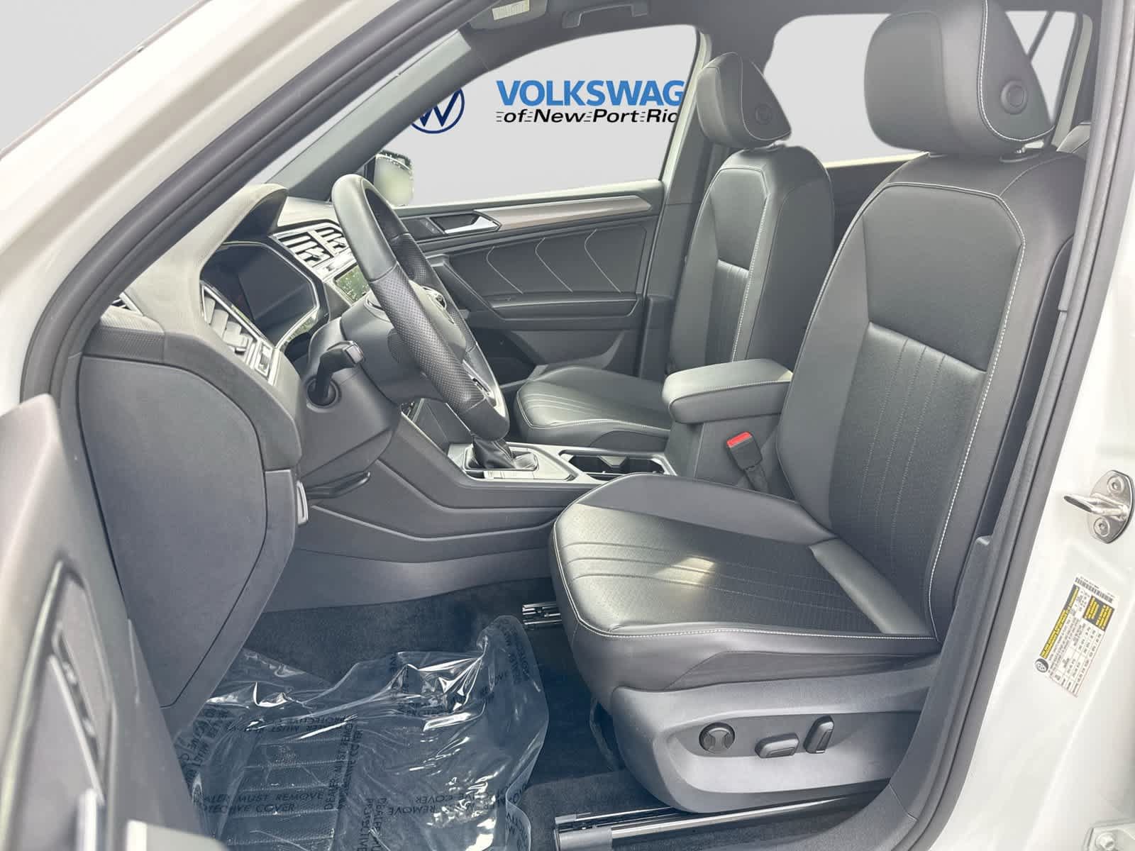 Used 2024 Volkswagen Tiguan SE R-Line FWD image 22