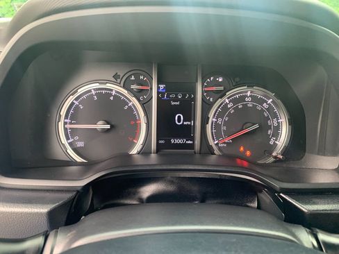 Used 2023 Toyota 4Runner TRD Off-Road Premium w/ Moonroof Package AWD/4WD image 31