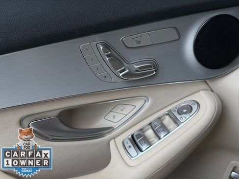 Used 2022 Mercedes-Benz GLC 300 w/ Premium Package Lite image 27