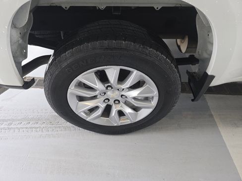 Used 2020 Chevrolet Silverado 1500 Custom w/ Custom Value Package image 13