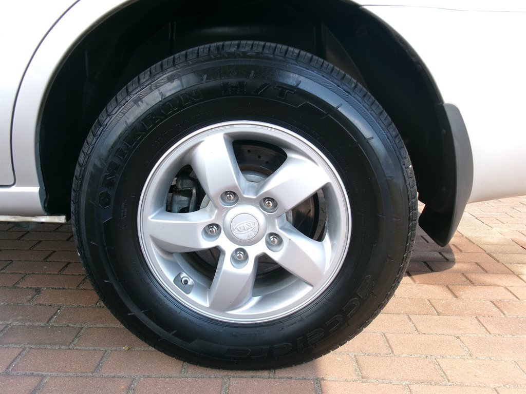 Used 2008 Kia Sorento 2WD image 42