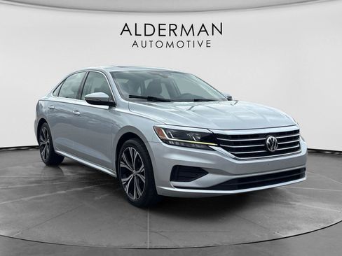 Used 2021 Volkswagen Passat 2.0T SE FWD image 7