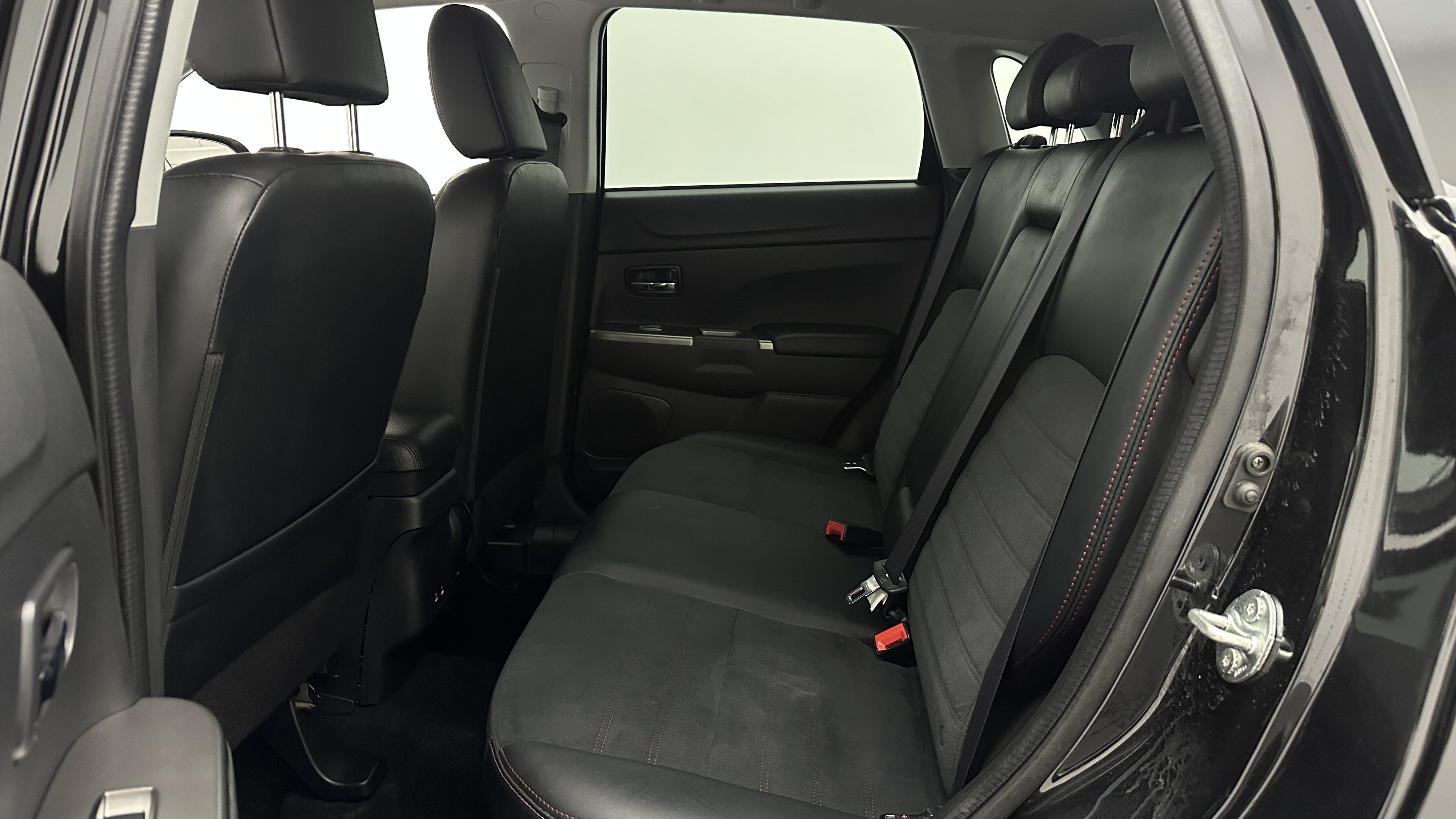 Used 2026 Mitsubishi Outlander Sport SE AWD/4WD image 25
