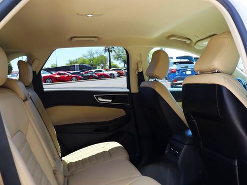 Used 2020 Ford Edge SEL AWD/4WD image 29