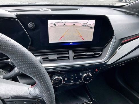 Used 2024 Chevrolet Trax RS w/ Sunroof Package image 31