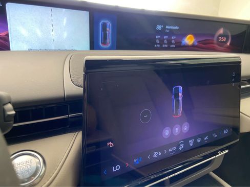 Used 2024 Lincoln Nautilus Premier w/ Equipment Group 102A image 36