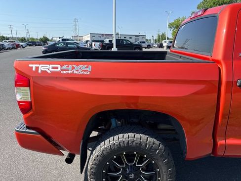 Used 2017 Toyota Tundra SR5 w/ TRD Off Road Package AWD/4WD image 17