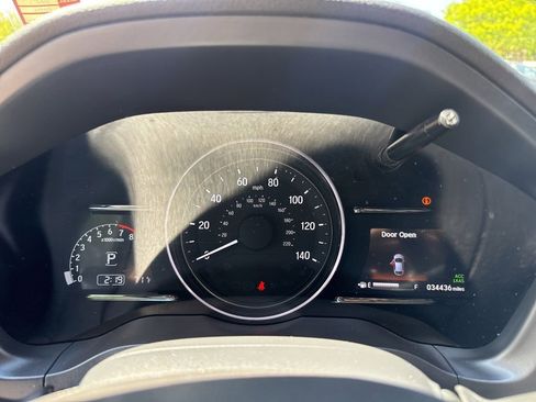 Used 2020 Honda HR-V Touring image 11