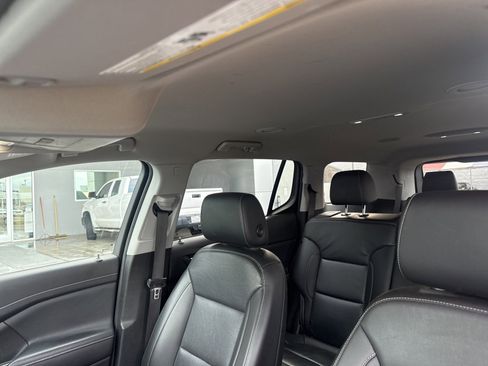 Used 2021 GMC Acadia SLT image 11