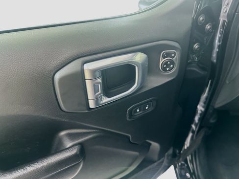 Used 2024 Jeep Wrangler Unlimited AWD/4WD image 15