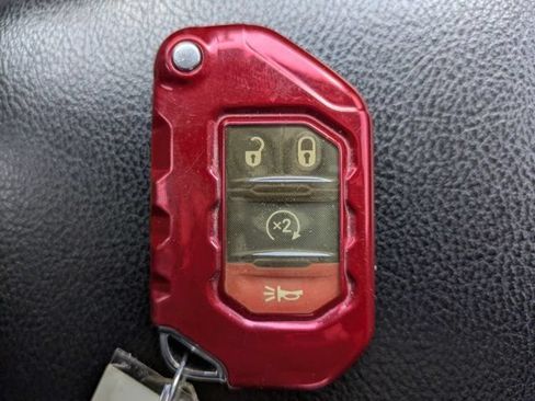 Used 2021 Jeep Gladiator Sport AWD/4WD image 31