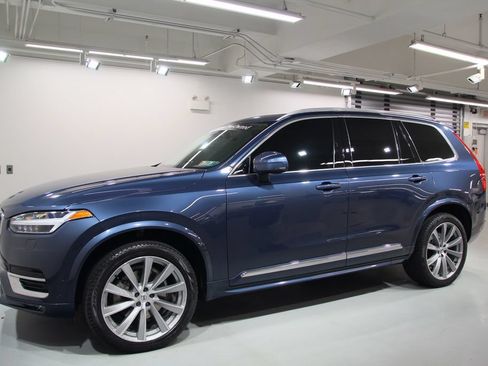 Used 2023 Volvo XC90 B6 Plus w/ Protection Package Premier AWD/4WD image 3