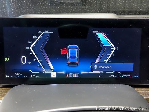 Used 2025 BMW X7 xDrive40i w/ Premium Package image 21