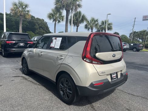 Used 2020 Kia Soul EX FWD image 8