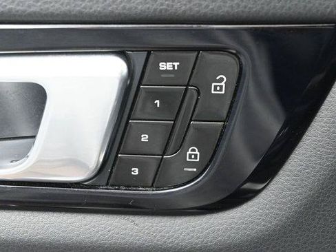 Used 2020 Porsche Cayenne AWD/4WD image 14