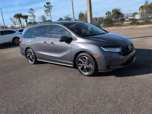 Used 2022 Honda Odyssey Elite image 2
