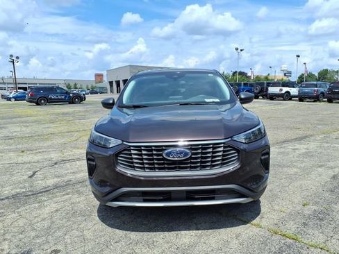 Used 2023 Ford Escape Active AWD/4WD image 2