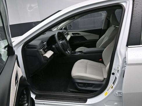 Used 2025 Toyota Camry XLE w/ Premium Package image 11