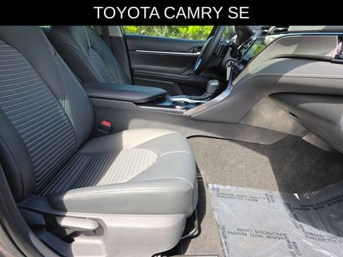 Used 2019 Toyota Camry SE FWD image 10
