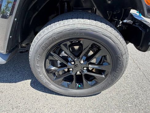 Used 2021 Jeep Wrangler Unlimited Sahara AWD/4WD image 16