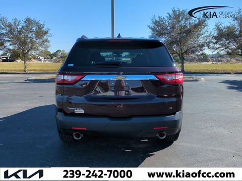 Used 2021 Chevrolet Traverse LT image 6