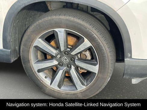 Used 2024 Honda Pilot Touring image 7