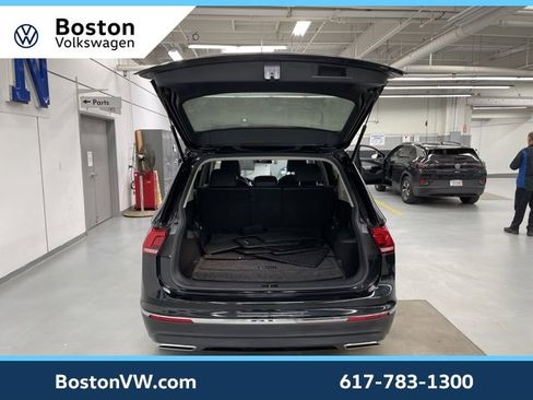 Certified 2021 Volkswagen Tiguan SE w/ Panoramic Sunroof Package image 12