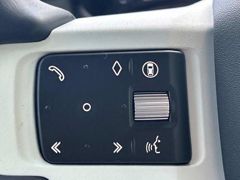 Used 2024 Land Rover Defender 110 SE AWD/4WD image 28