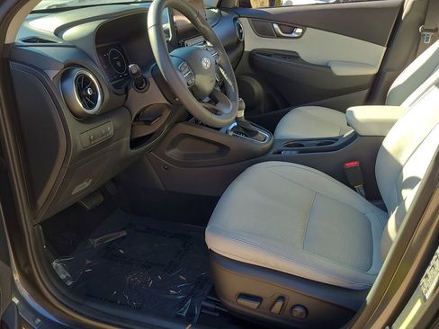 Used 2022 Hyundai Kona Limited w/ Cargo Package image 11