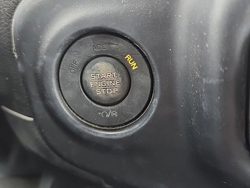 Used 2020 Jeep Wrangler Unlimited Sahara AWD/4WD image 20