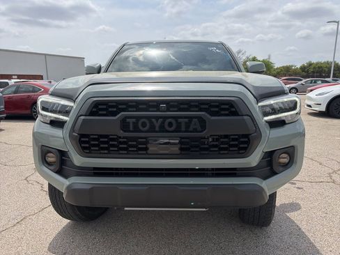 Used 2023 Toyota Tacoma TRD Off-Road w/ TRD Premium Off Road Package image 2