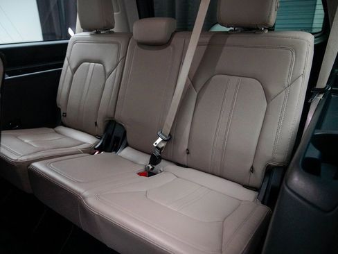 Used 2022 Ford Expedition Max Limited image 25