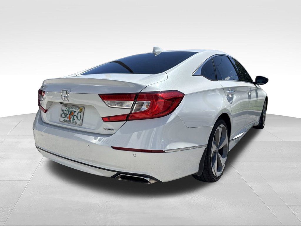 Used 2018 Honda Accord Touring image 3