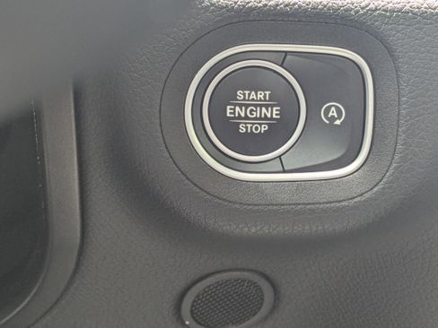 Used 2025 Mercedes-Benz GLS 450 4MATIC image 29
