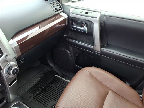 Used 2020 Toyota 4Runner Limited AWD/4WD image 24